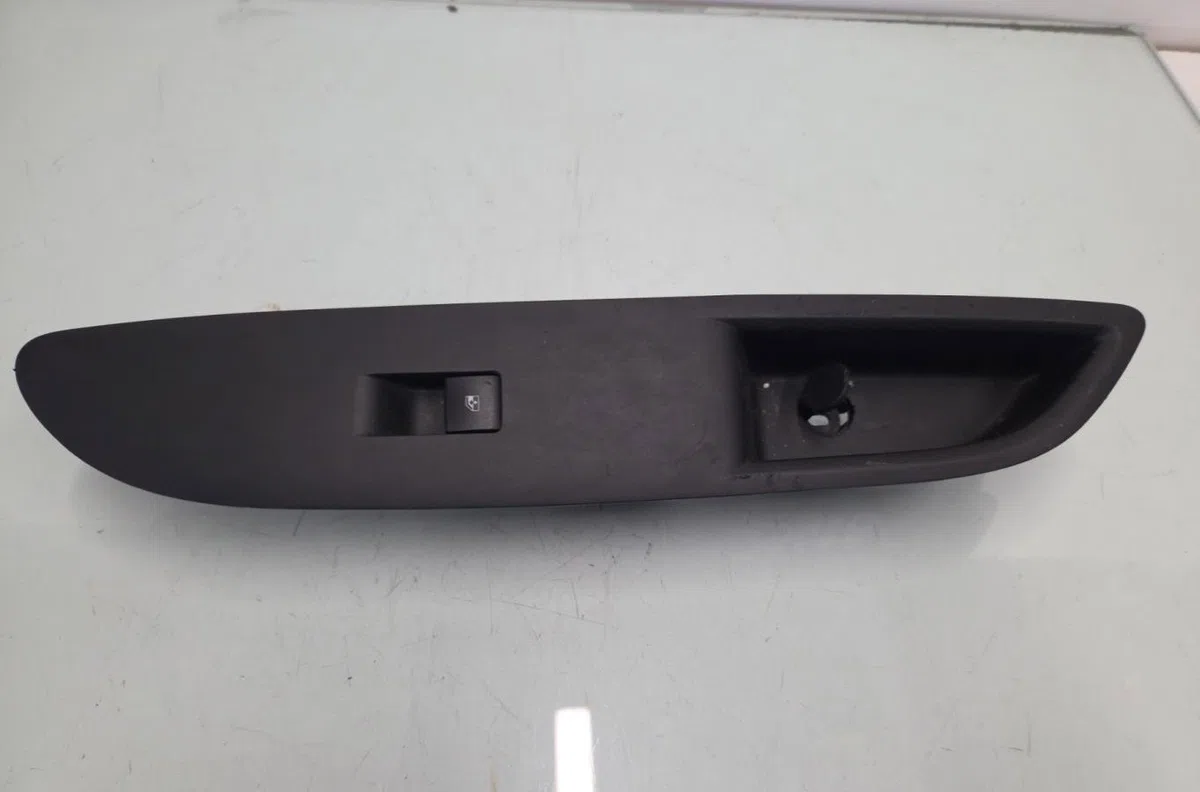 Commande lève-glace porte avant droite OPEL MOKKA 1 PHASE 2 occasion — photo 2