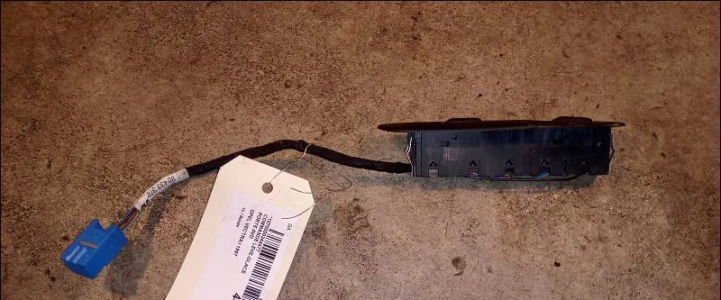Commande lève-glace porte avant droite Opel VECTRA B 3-5 portes (J96) 2.0 i 16v (f68) (1995-2000) occasion — photo 2