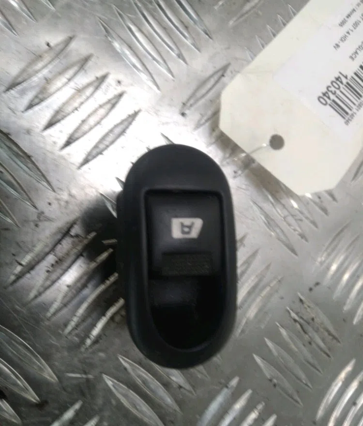 Commande lève-glace porte avant droite Peugeot 1007 (KM_) 1.4 hdi (2005) occasion — photo 2