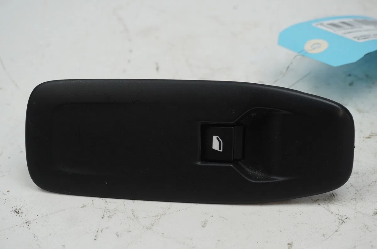 Commande lève-glace porte avant droite Peugeot 2008 I (CU_) 1.2 puretech 82 (2018-2019) occasion — photo 2