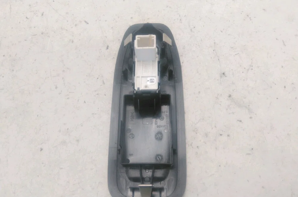 Commande lève-glace porte avant droite Peugeot 2008 I (CU_) 1.6 bluehdi 100 (2015) occasion