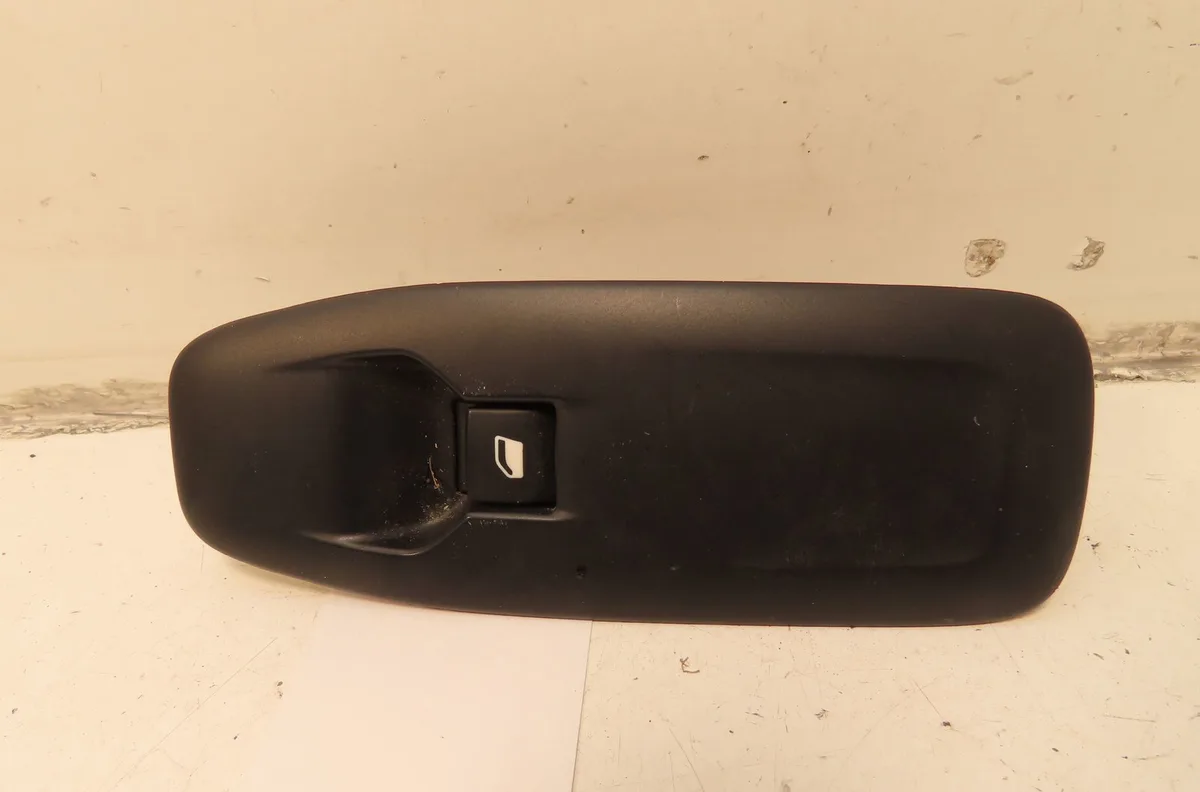 Commande lève-glace porte avant droite Peugeot 2008 I (CU_) 1.6 bluehdi 120 (2014) 5 portes occasion
