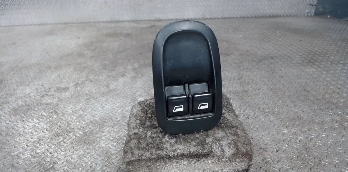 Commande lève-glace porte avant droite Peugeot 206 3-5 portes (2A-C) 1.9 d (1998-2001) 5 portes occasion — photo 2
