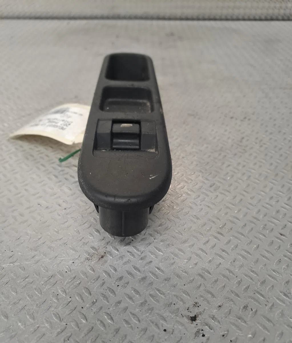 Commande lève-glace porte avant droite PEUGEOT 207  207 PHASE 1 occasion — photo 2