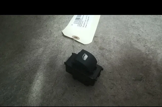 Commande lève-glace porte avant droite Peugeot 207-207 (WA_, WC_) 1.4 16v (2006-2013) 3 portes occasion — photo 4