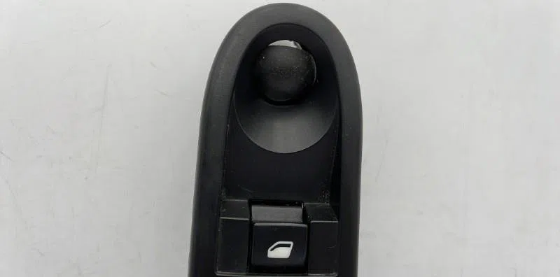 Commande lève-glace porte avant droite PEUGEOT 207 PHASE 2 occasion — photo 3