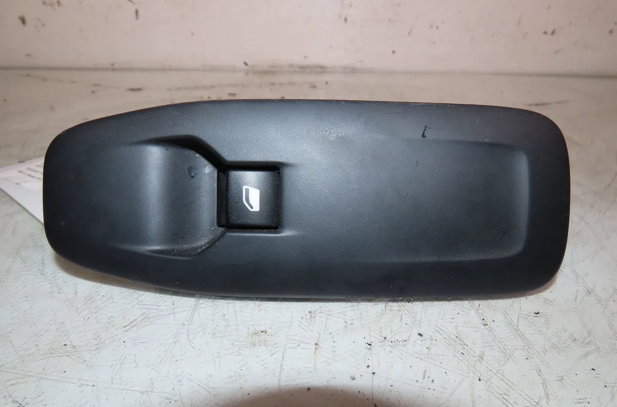 Commande lève-glace porte avant droite PEUGEOT 208 2015 occasion — photo 2