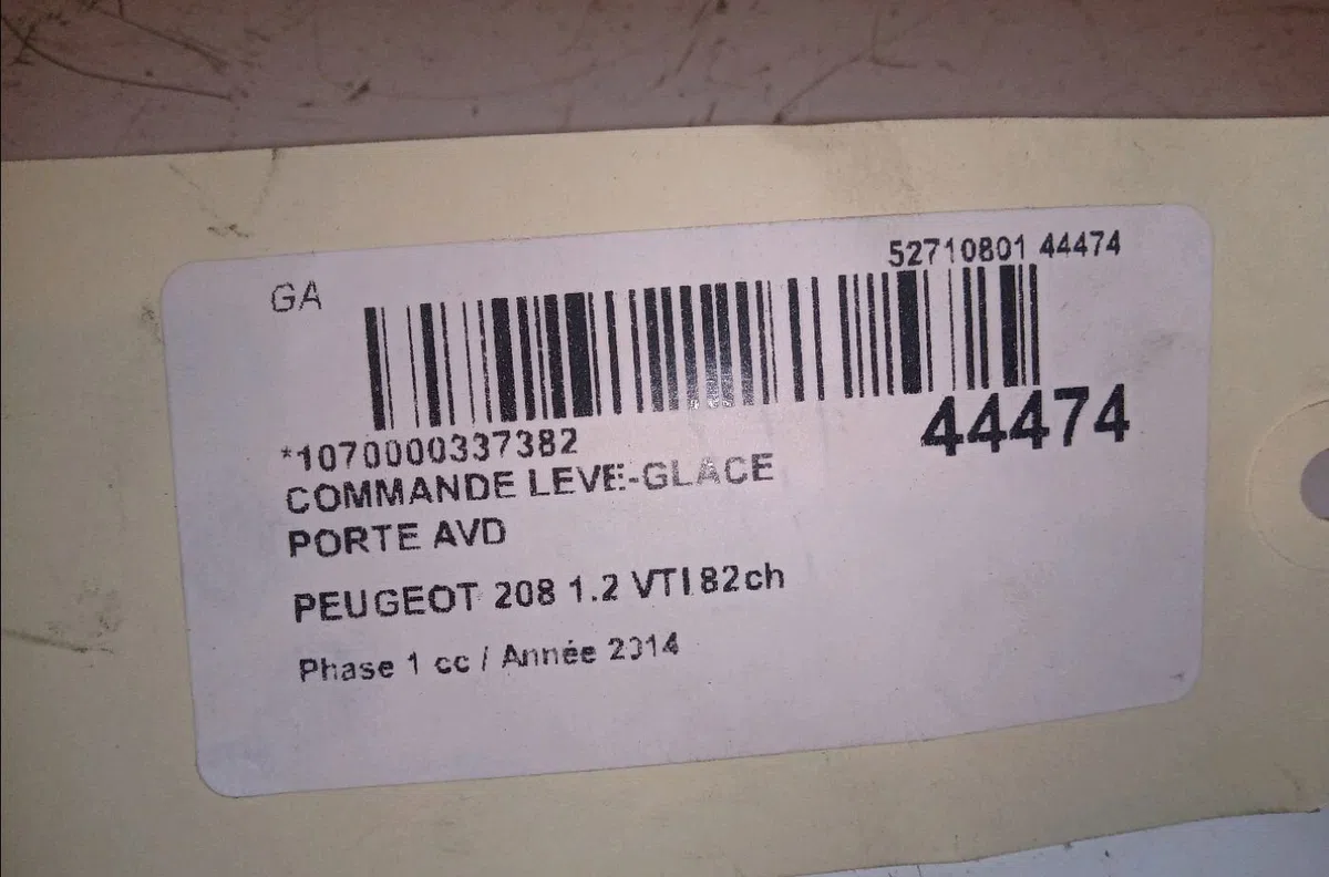 Commande lève-glace porte avant droite Peugeot 208 I (CA_, CC_) 1.2 vti 82 (2012) occasion — photo 4