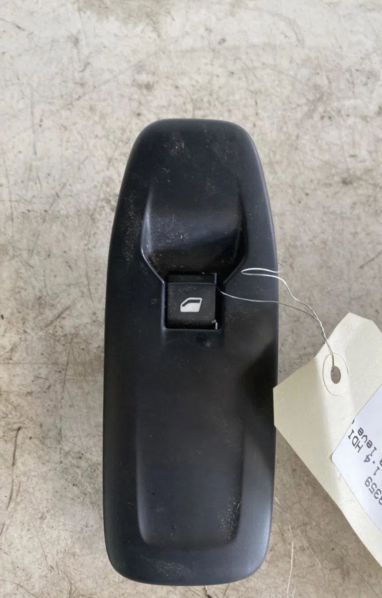 Commande lève-glace porte avant droite Peugeot 208 I (CA_, CC_) 1.4 hdi (2012) 3 portes occasion
