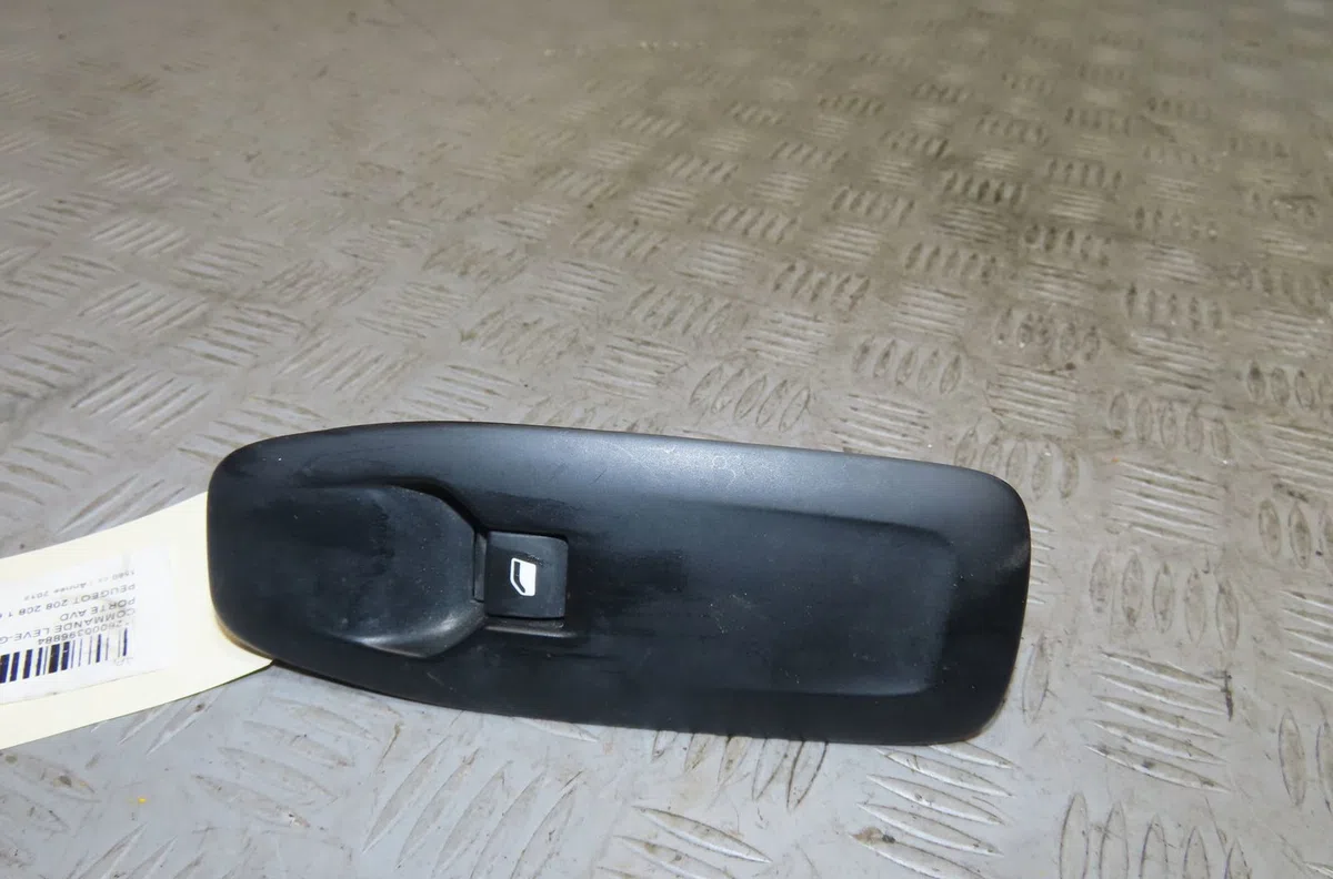 Commande lève-glace porte avant droite Peugeot 208 I (CA_, CC_) 1.6 hdi - bluehdi 75 (2013) 5 portes occasion