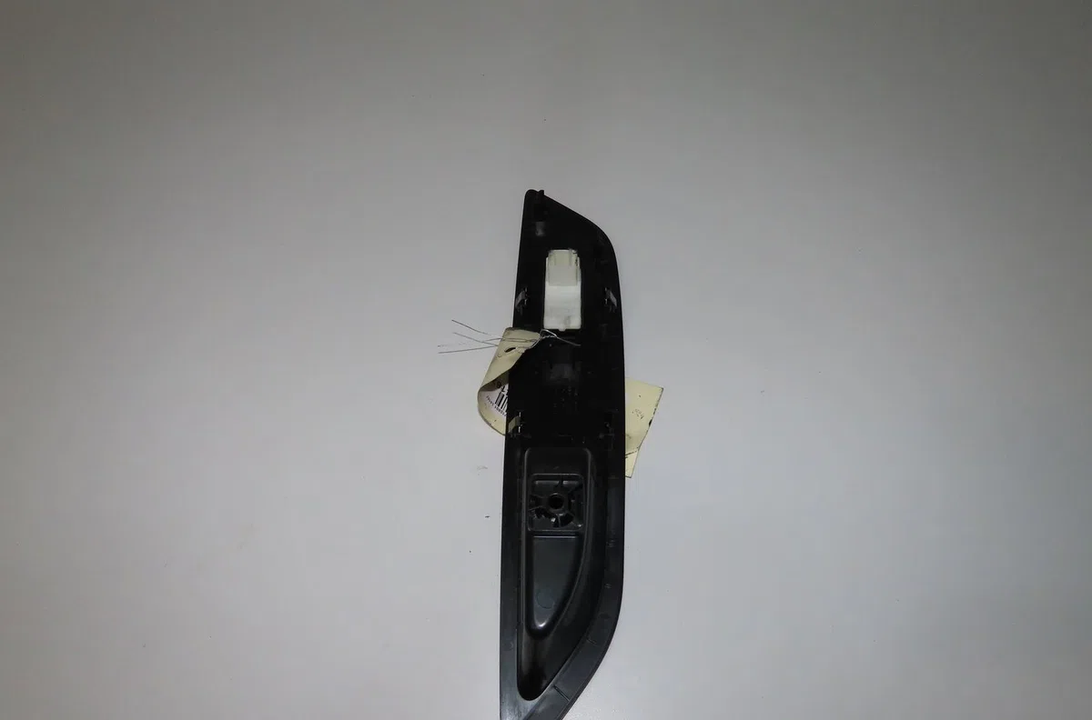 Commande lève-glace porte avant droite Peugeot 208 II (UB_, UP_, UW_, UJ_) 1.2 puretech 100 (2019) 5 portes occasion