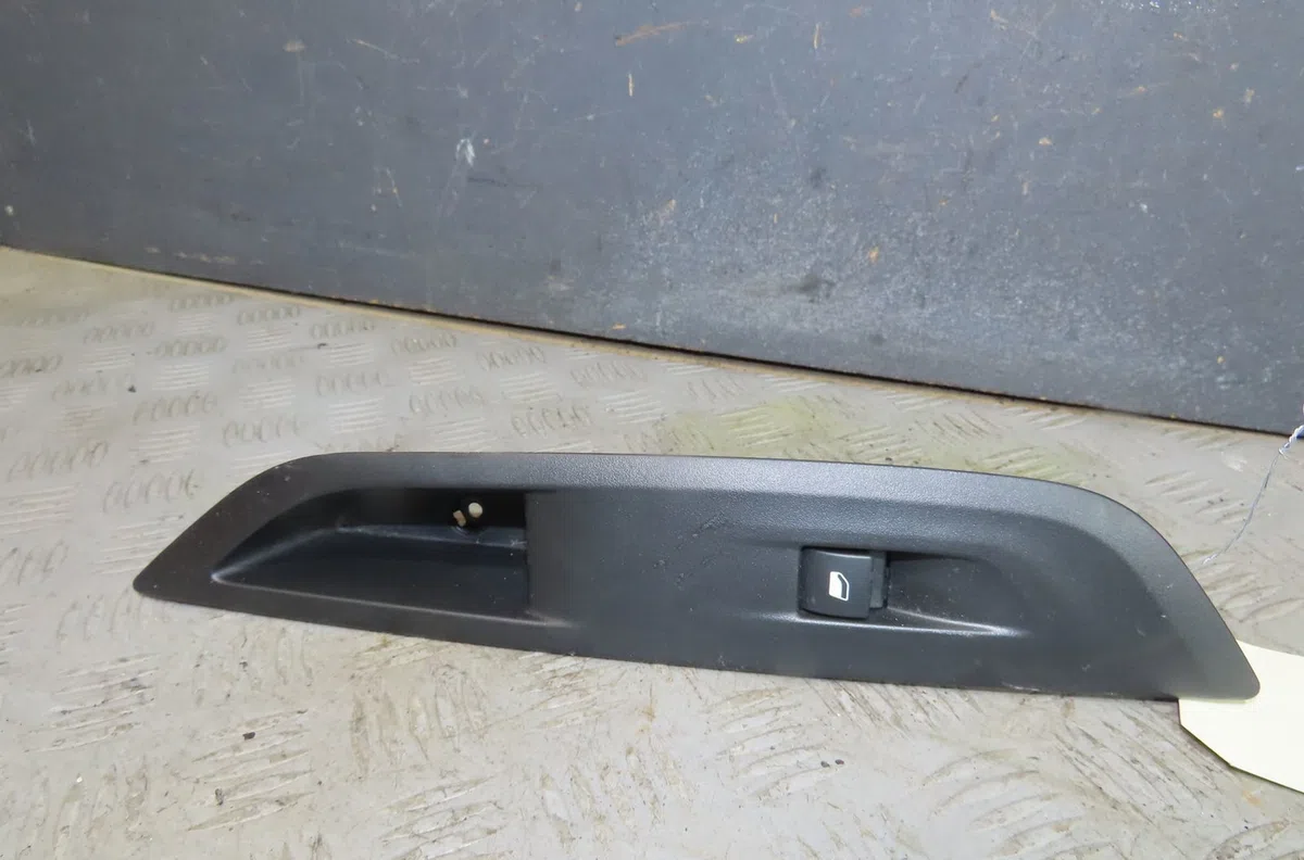 Commande lève-glace porte avant droite Peugeot 208 II (UB_, UP_, UW_, UJ_) 1.5 bluehdi 100 (2019) occasion