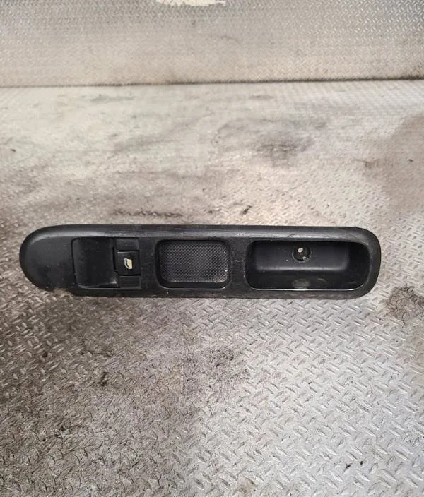 Commande lève-glace porte avant droite Peugeot 3008 Monospace (0U_) 1.6 hdi (2009-2016) 5 portes occasion