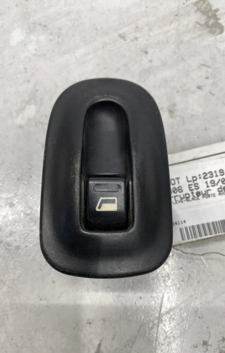Commande lève-glace porte avant droite Peugeot 306 3-5 portes (7A, 7C, N3, N5) 2.0 s16 (1993-2001) occasion