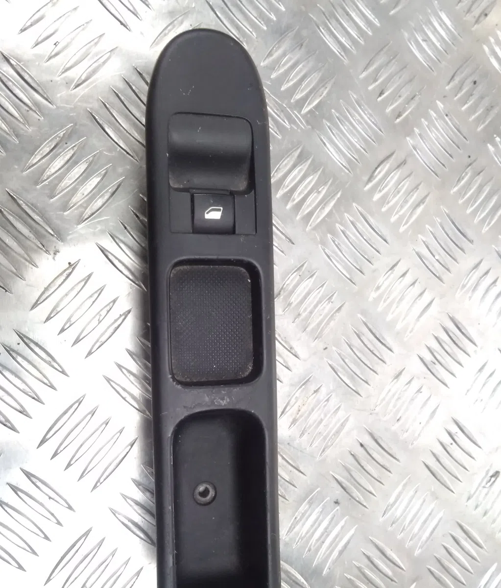 Commande lève-glace porte avant droite PEUGEOT 307 2007 occasion — photo 3