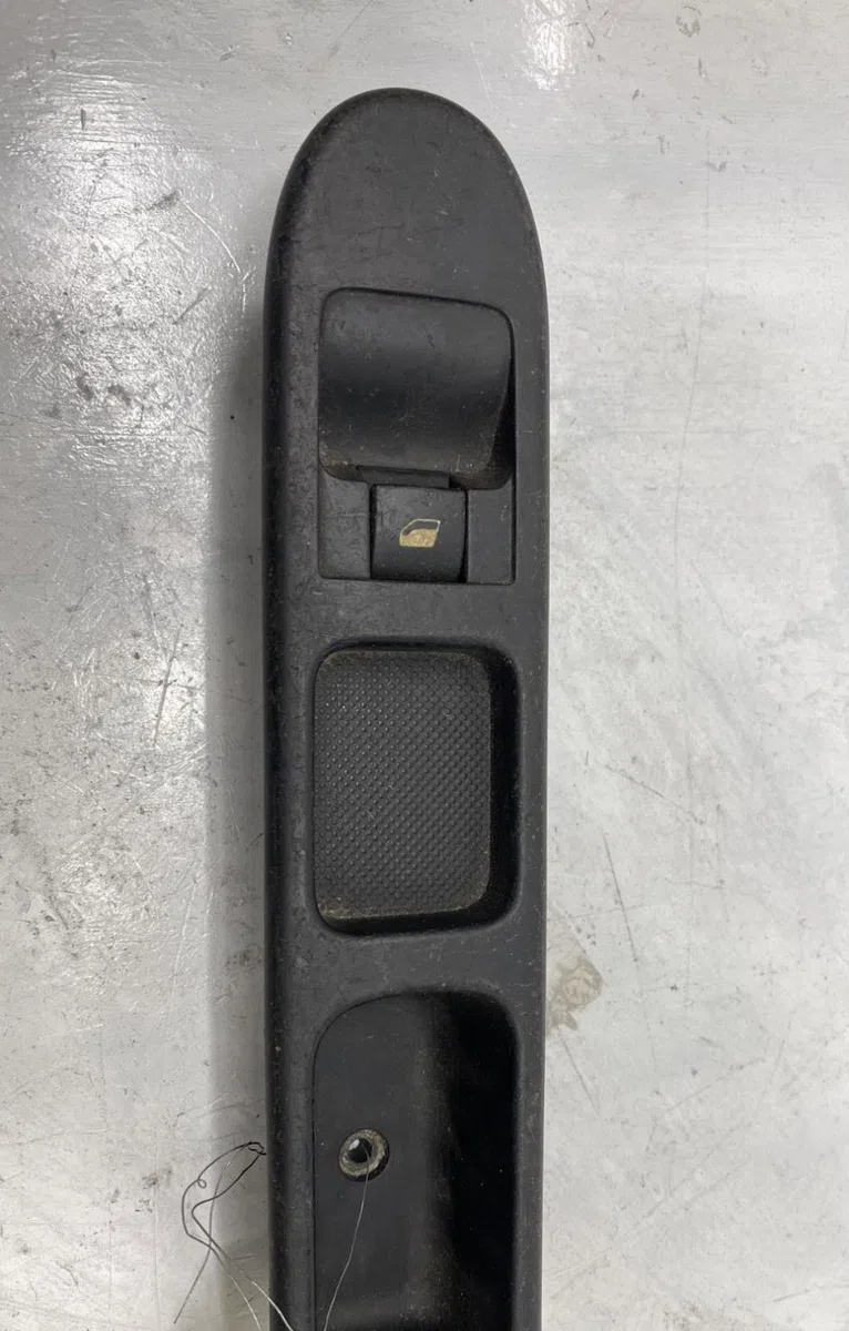 Commande lève-glace porte avant droite Peugeot 307 (3A-C) 1.6 16v (2000-2007) 5 portes occasion