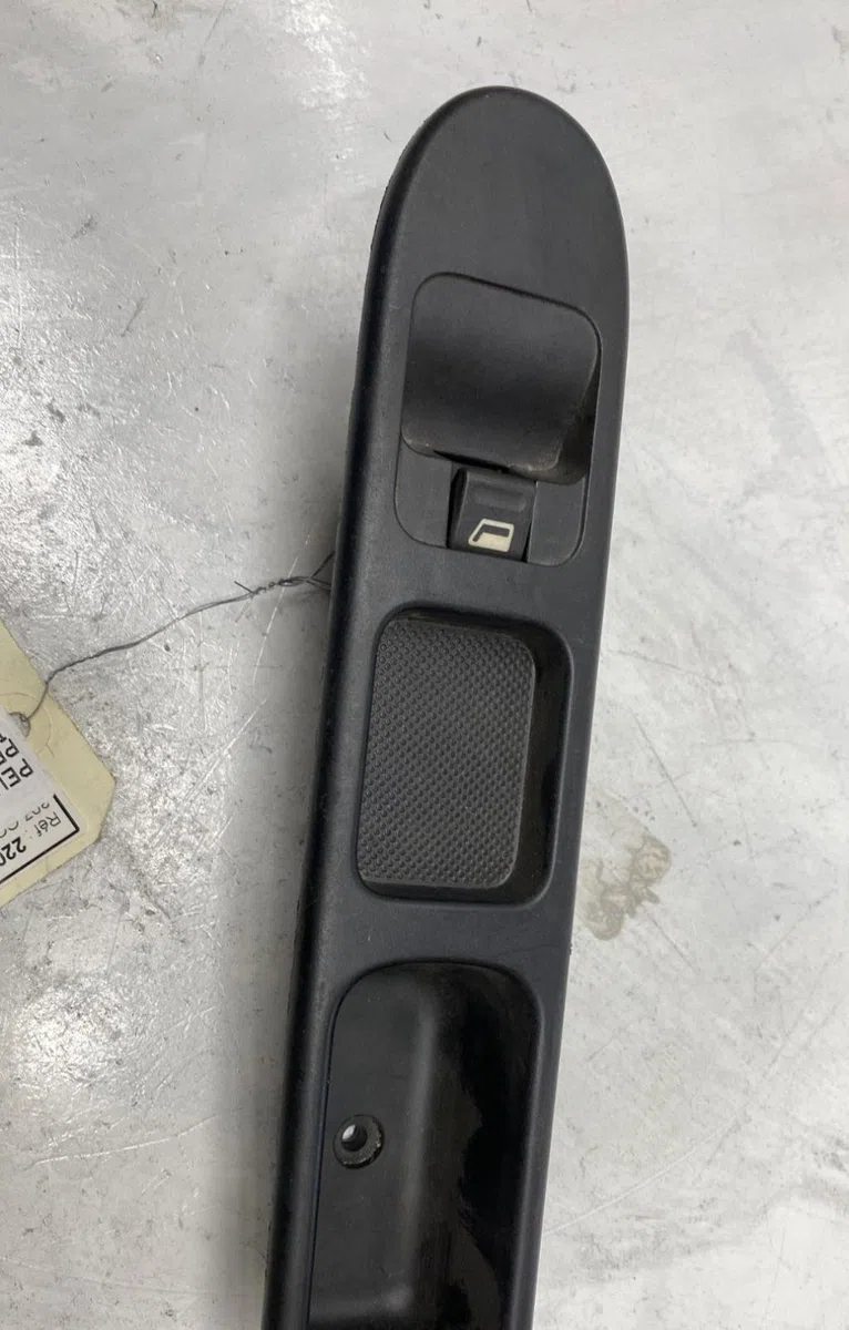 Commande lève-glace porte avant droite Peugeot 307 (3A-C) 2.0 hdi 90 (2000-2007) 5 portes occasion — photo 2