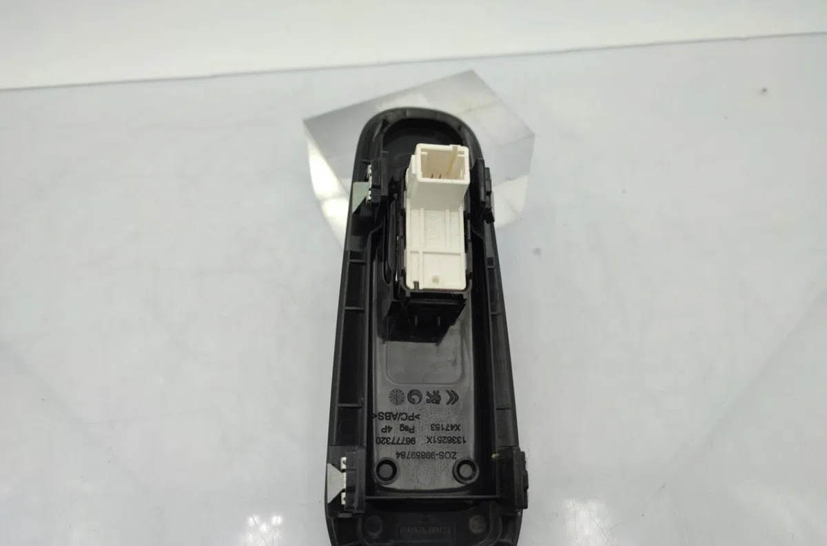 Commande lève-glace porte avant droite PEUGEOT 308 2 SW PHASE 1 BREAK occasion