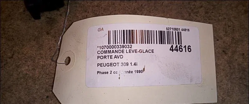 Commande lève-glace porte avant droite Peugeot 309 I (10C, 10A) 1.4 (1989-1989) occasion