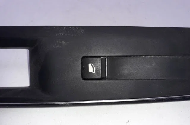 Commande lève-glace porte avant droite Peugeot 5008 II (MC_, MJ_, MR_, M4_) 1.2 (mrhnyh, mrhnyw, mrhnsj, mrhnsu, mrhnsm) (2016) occasion — photo 2