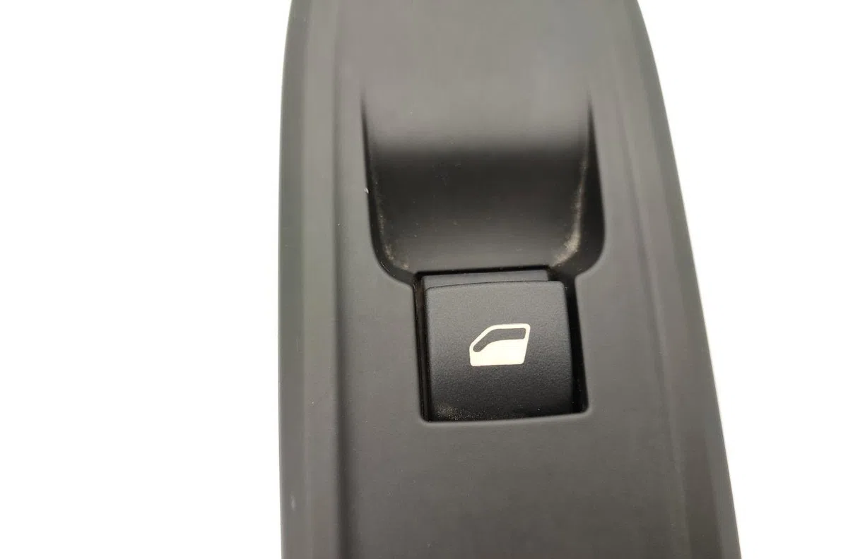 Commande lève-glace porte avant droite PEUGEOT 508 1 PHASE 2 occasion — photo 3