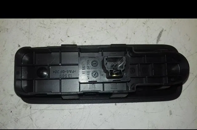 Commande lève-glace porte avant droite Peugeot 807 (EB_) 2.0 hdi (2009) occasion — photo 2