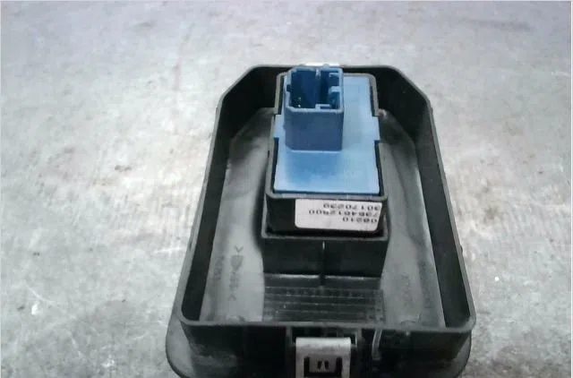 Commande lève-glace porte avant droite Peugeot BIPPER (AA_) 1.4 hdi (2008) 3 portes occasion — photo 2