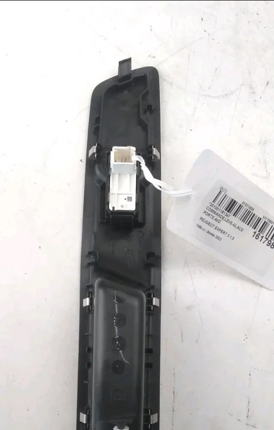 Commande lève-glace porte avant droite Peugeot EXPERT Camionnette (V_) 1.5 bluehdi 100 (2018) occasion — photo 2