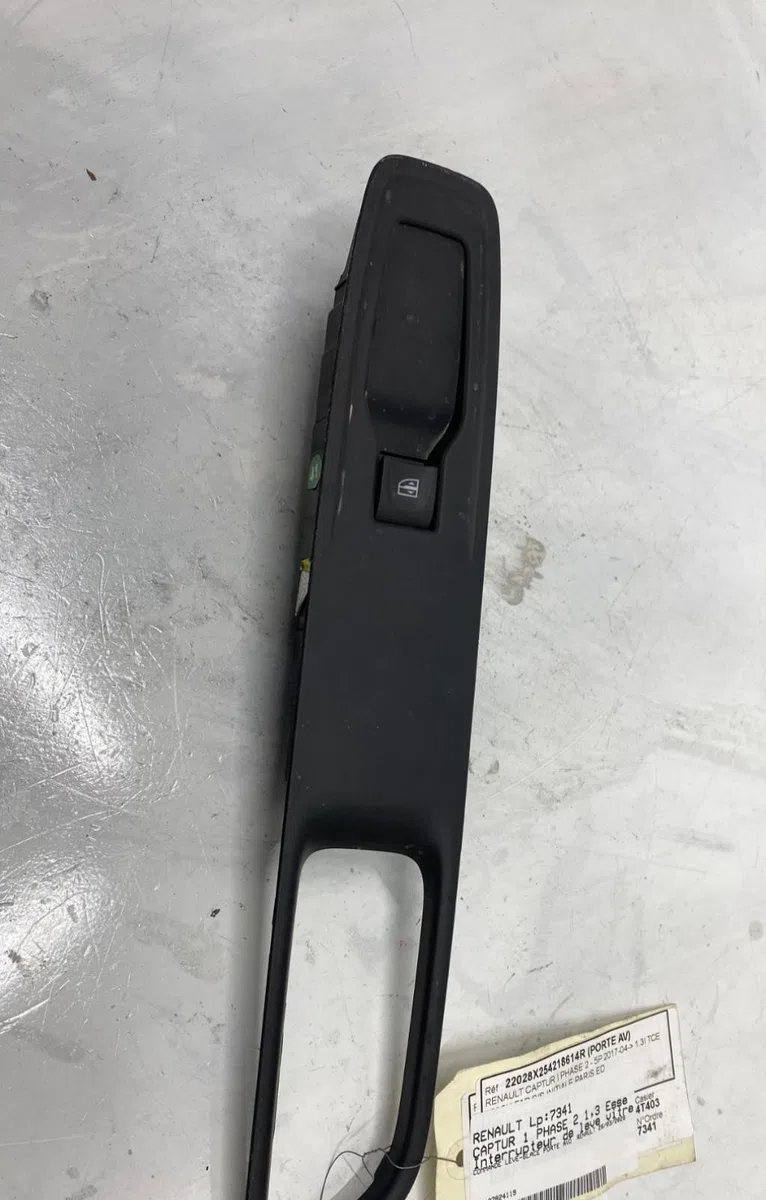 Commande lève-glace porte avant droite Renault CAPTUR I (J5_, H5_) 1.3 tce 150 (j5nk, j5js) (2018) occasion — photo 2