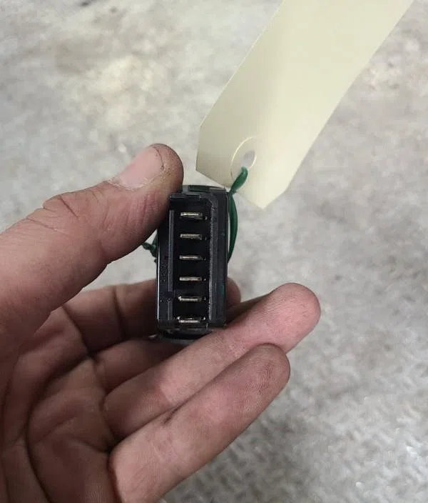 Commande lève-glace porte avant droite RENAULT CLIO 2 PHASE 1 occasion