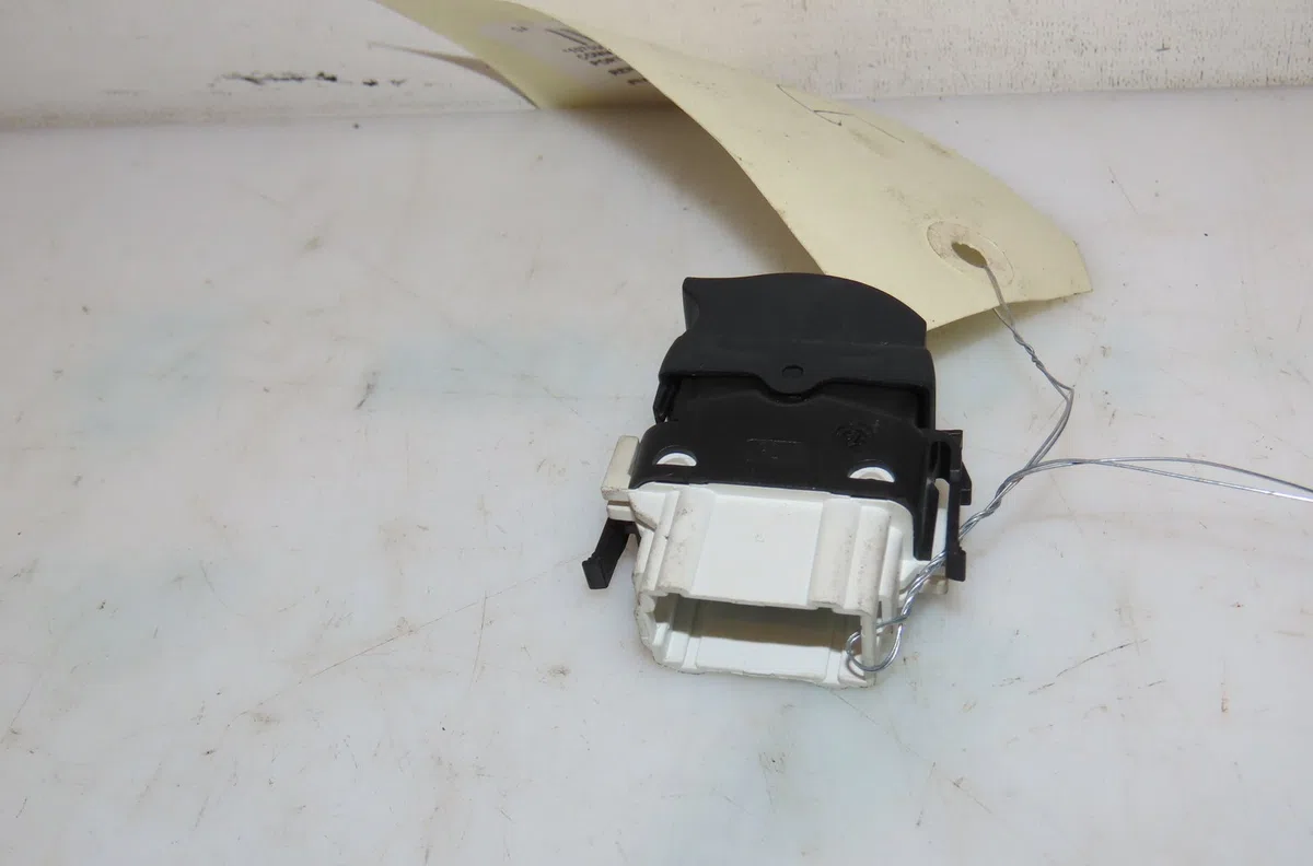 Commande lève-glace porte avant droite Renault CLIO II (BB_, CB_) 1.5 dci (b-cb07) (2001-2009) 3 portes occasion — photo 2