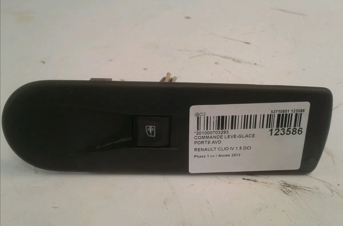 Commande lève-glace porte avant droite RENAULT CLIO IV 2013 occasion — photo 3