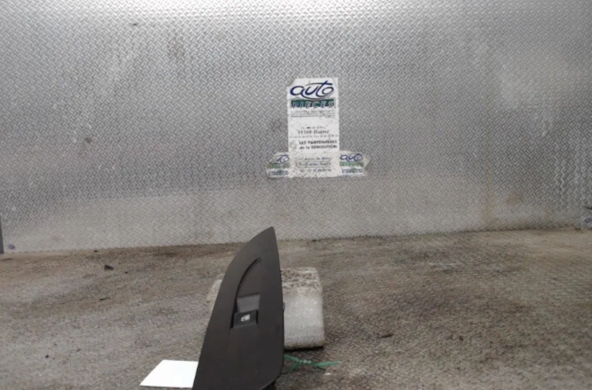 Commande lève-glace porte avant droite RENAULT ESPACE 5  ESPACE 5 occasion — photo 2