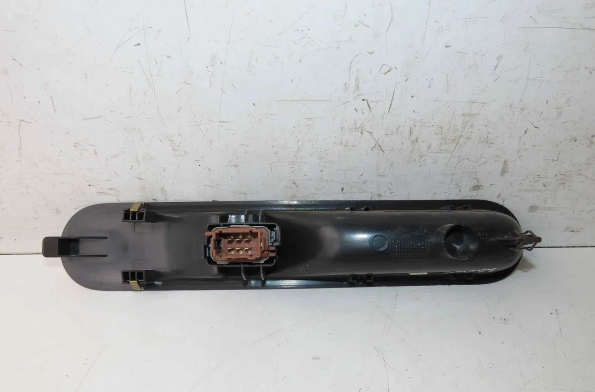Commande lève-glace porte avant droite RENAULT ESPACE IV occasion — photo 2