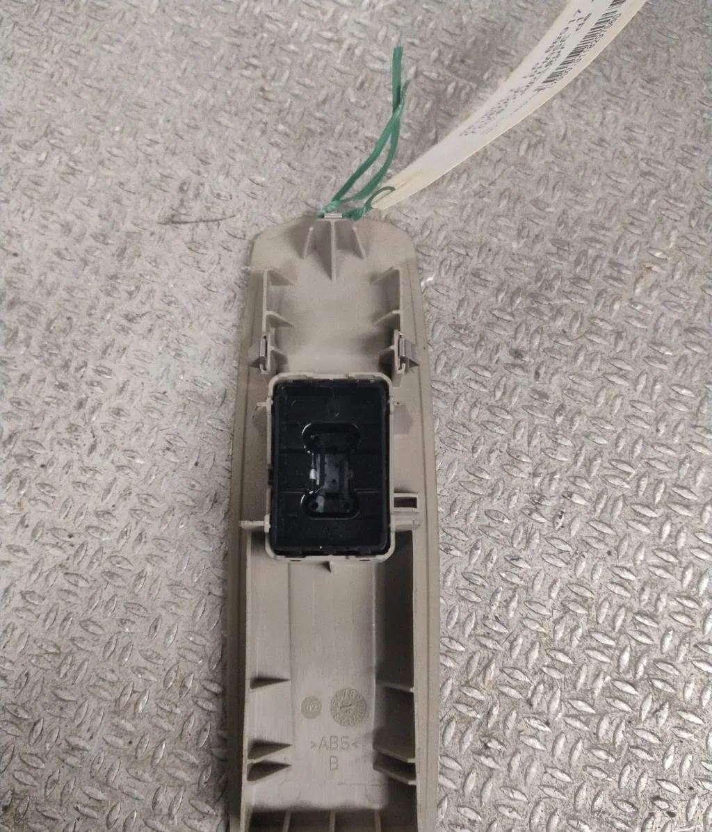 Commande lève-glace porte avant droite RENAULT FLUENCE  FLUENCE PHASE 1 occasion — photo 2