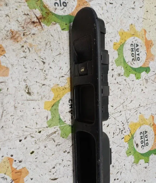 Commande lève-glace porte avant droite RENAULT GRAND MODUS PHASE 2 occasion — photo 2
