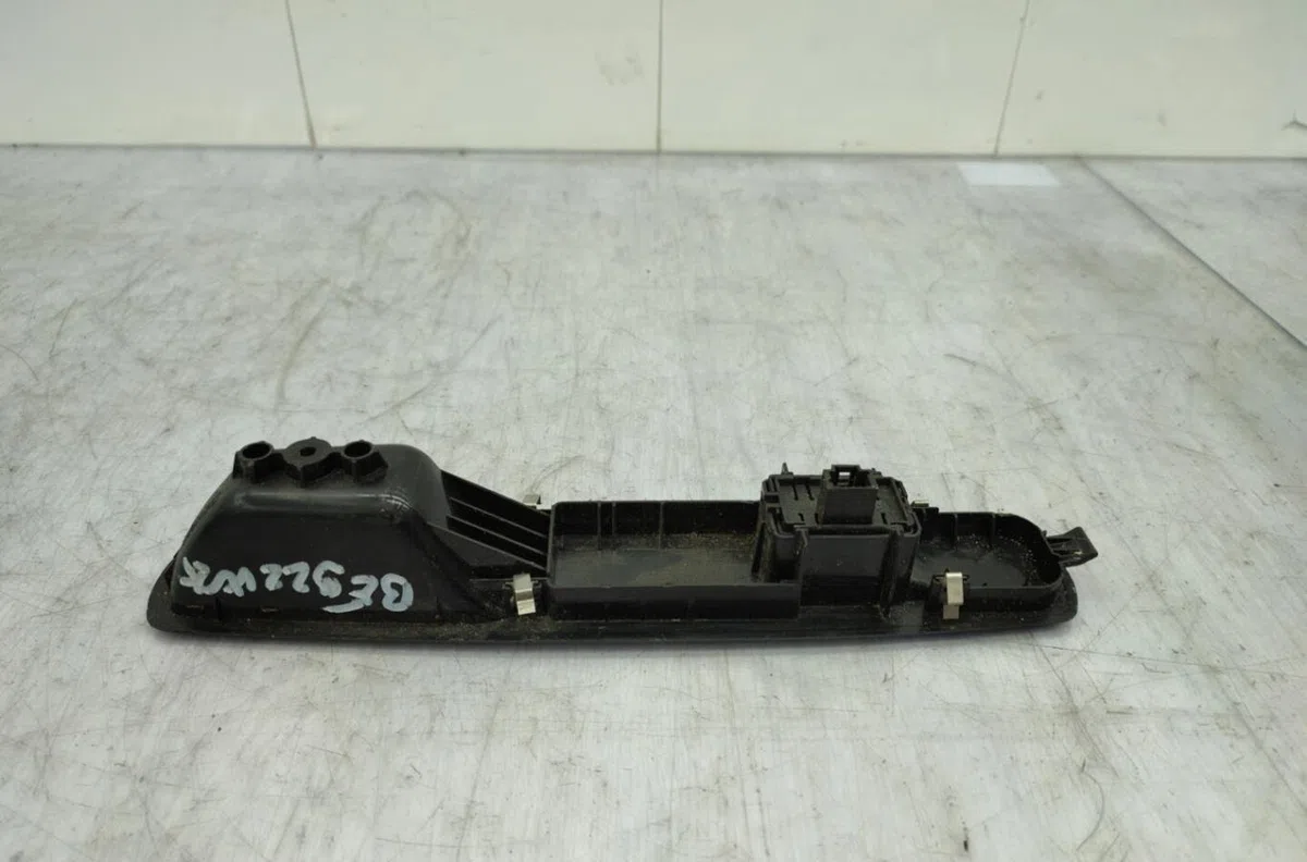 Commande lève-glace porte avant droite RENAULT GRAND SCENIC 3 PHASE 1 occasion