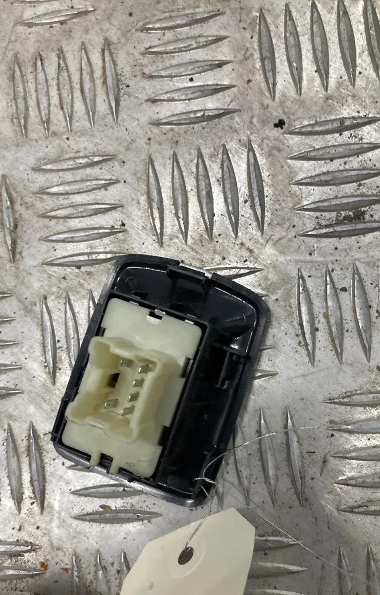 Commande lève-glace porte avant droite RENAULT KANGOO 2 PHASE 2 occasion — photo 3