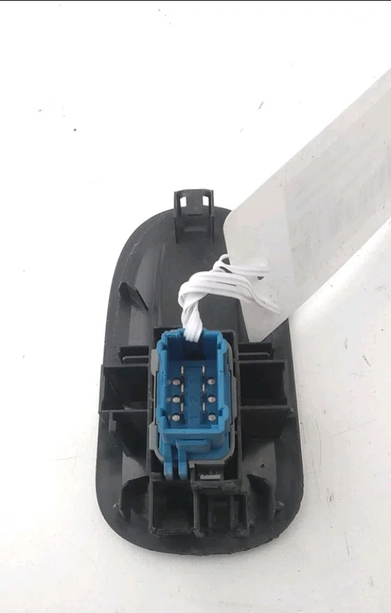 Commande lève-glace porte avant droite Renault KANGOO Express (FW0-1_) 1.5 dci 75 (fw07, fw10, fw04) (2010) 4 portes occasion — photo 2