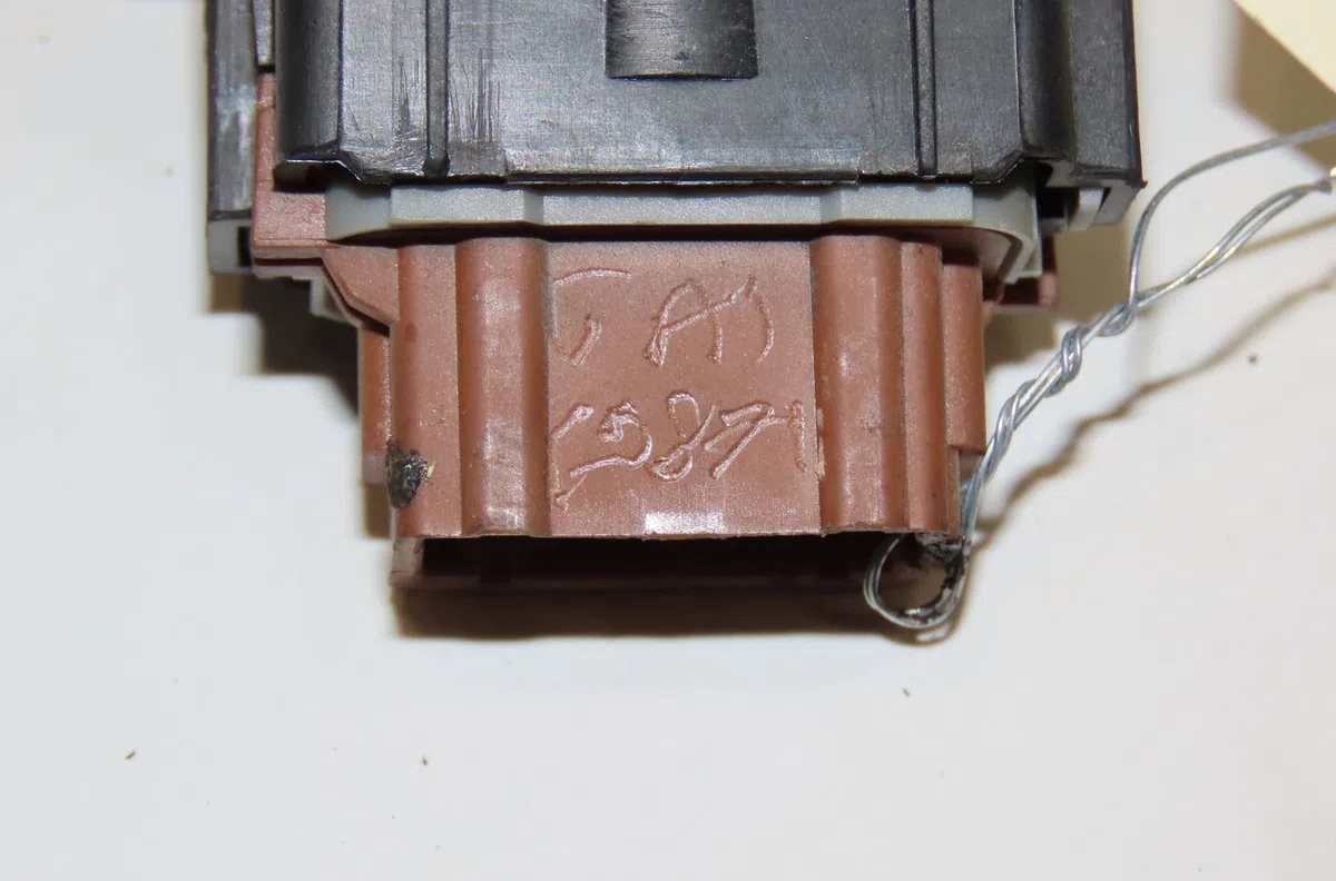 Commande lève-glace porte avant droite Renault LAGUNA II (BG0-1_) 1.9 dci (bg08, bg0g) (2001-2007) occasion — photo 3