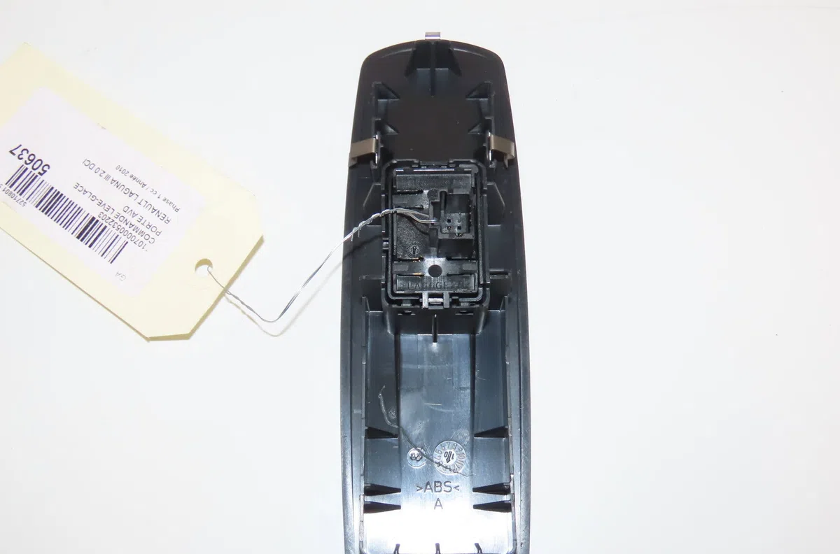 Commande lève-glace porte avant droite Renault LAGUNA III (BT0-1) 2.0 dci (bt07, bt0j, bt14, bt1a, bt1s) (2007-2015) 5 portes occasion — photo 2