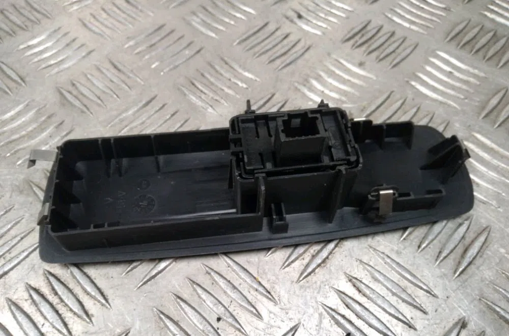 Commande lève-glace porte avant droite Renault LAGUNA III Grandtour (KT0-1) 2.0 dci (kt01, kt08, kt09, kt0k, kt12, kt1d, kt1w) (2007-2015) 5 portes occasion — photo 2