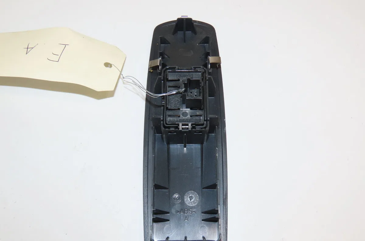 Commande lève-glace porte avant droite Renault LAGUNA III Grandtour (KT0-1) 2.0 dci (kt01, kt08, kt09, kt0k, kt12, kt1d, kt1w) (2007-2015) 5 portes occasion — photo 2