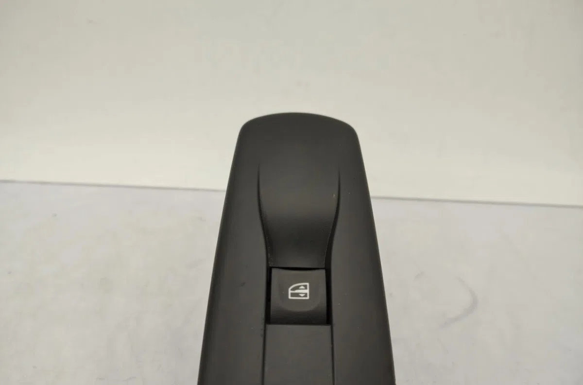 Commande lève-glace porte avant droite RENAULT LATITUDE occasion — photo 3