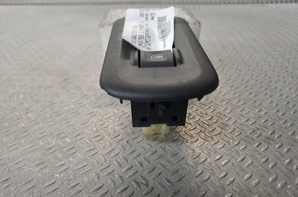 Commande lève-glace porte avant droite RENAULT MASTER 3 PHASE 3 occasion — photo 2