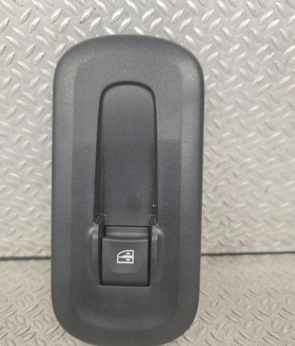 Commande lève-glace porte avant droite Renault MASTER III Camion plate-forme-Châssis (EV, HV, UV) 2.3 dci 145 fwd (ev0e, ev0f, hv0e, hv0f, uv0e, uv0f,... (2010) occasion — photo 3