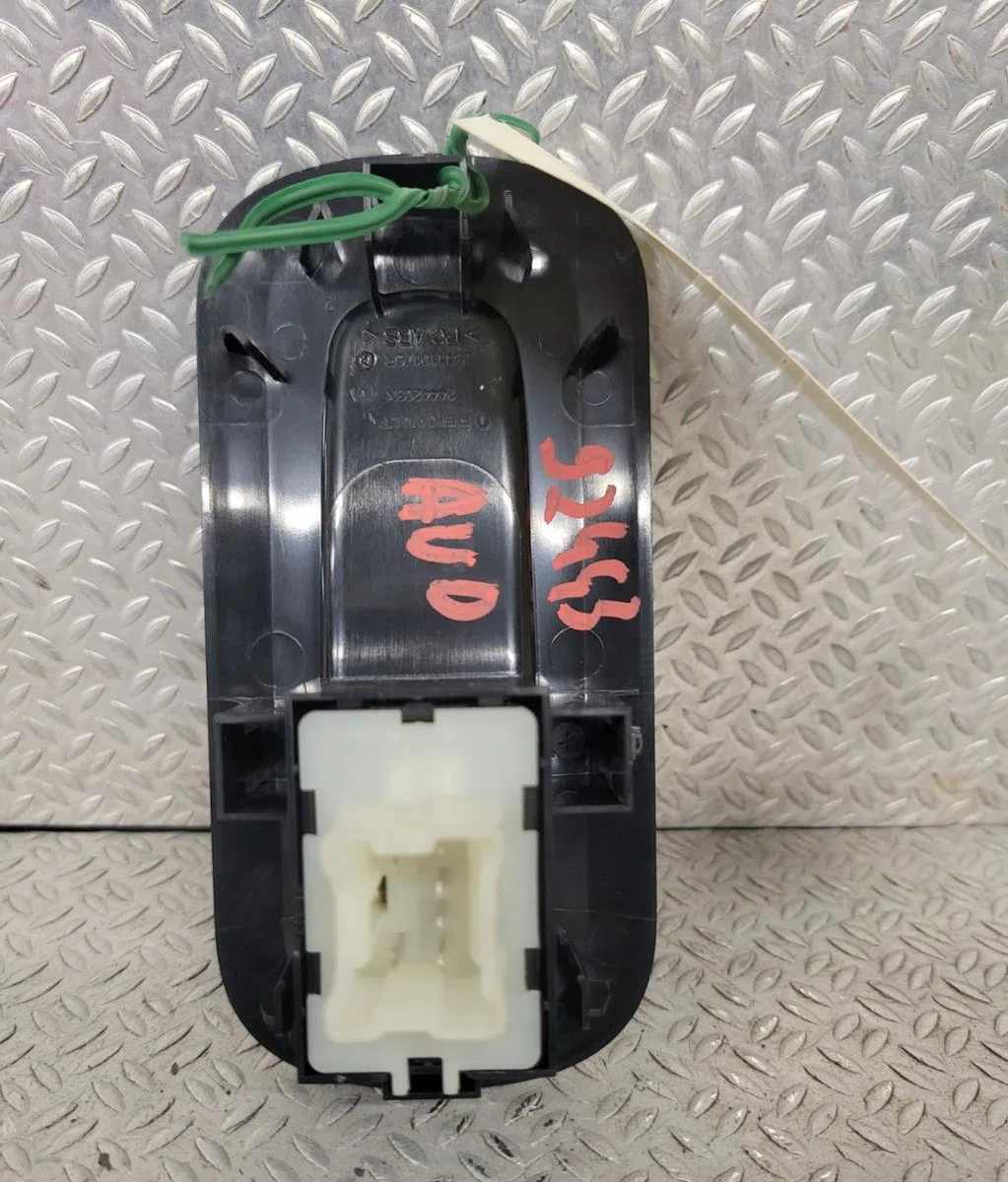 Commande lève-glace porte avant droite Renault MASTER III Camion plate-forme-Châssis (EV, HV, UV) 2.3 dci 145 fwd (ev0e,