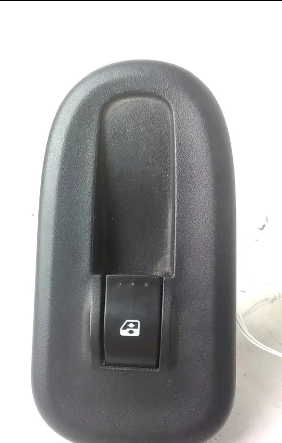 Commande lève-glace porte avant droite Renault MASTER III Camionnette (FV) 2.3 dci 125 fwd (fv0c, fv0d, fv0g, fv0h, fv0j, fv0k) (2010) occasion
