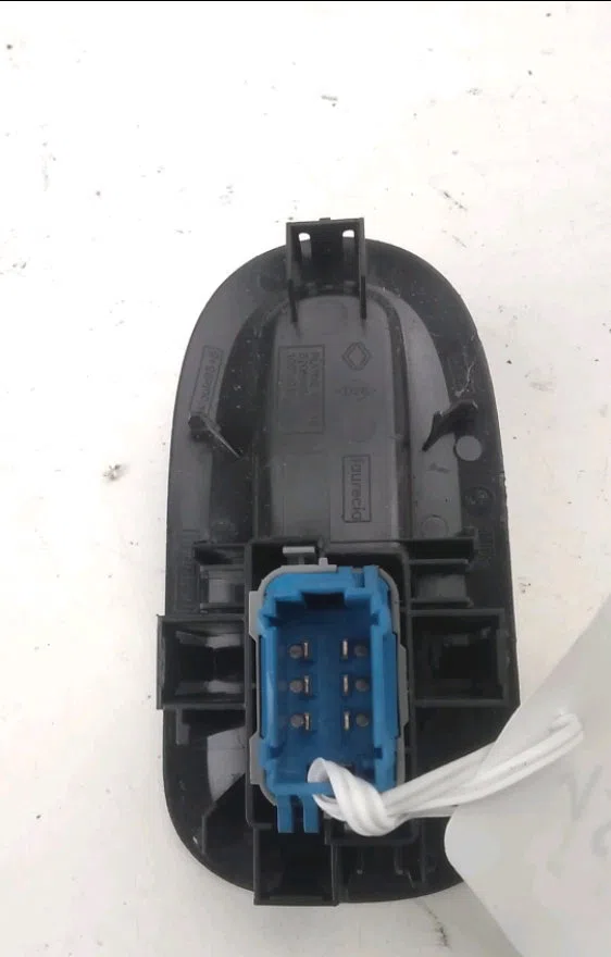 Commande lève-glace porte avant droite Renault MASTER III Camionnette (FV) 2.3 dci 130 fwd (fv0m, fv0y) (2016) occasion — photo 2