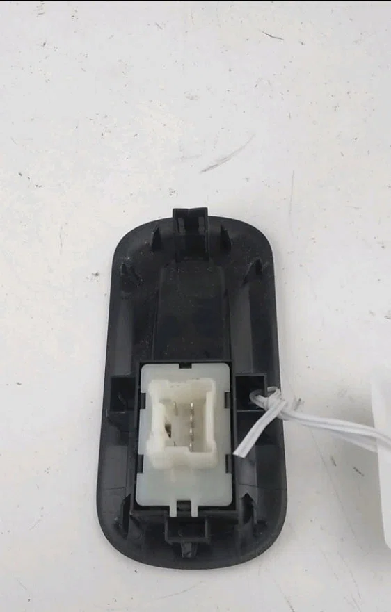 Commande lève-glace porte avant droite RENAULT MASTER occasion — photo 2